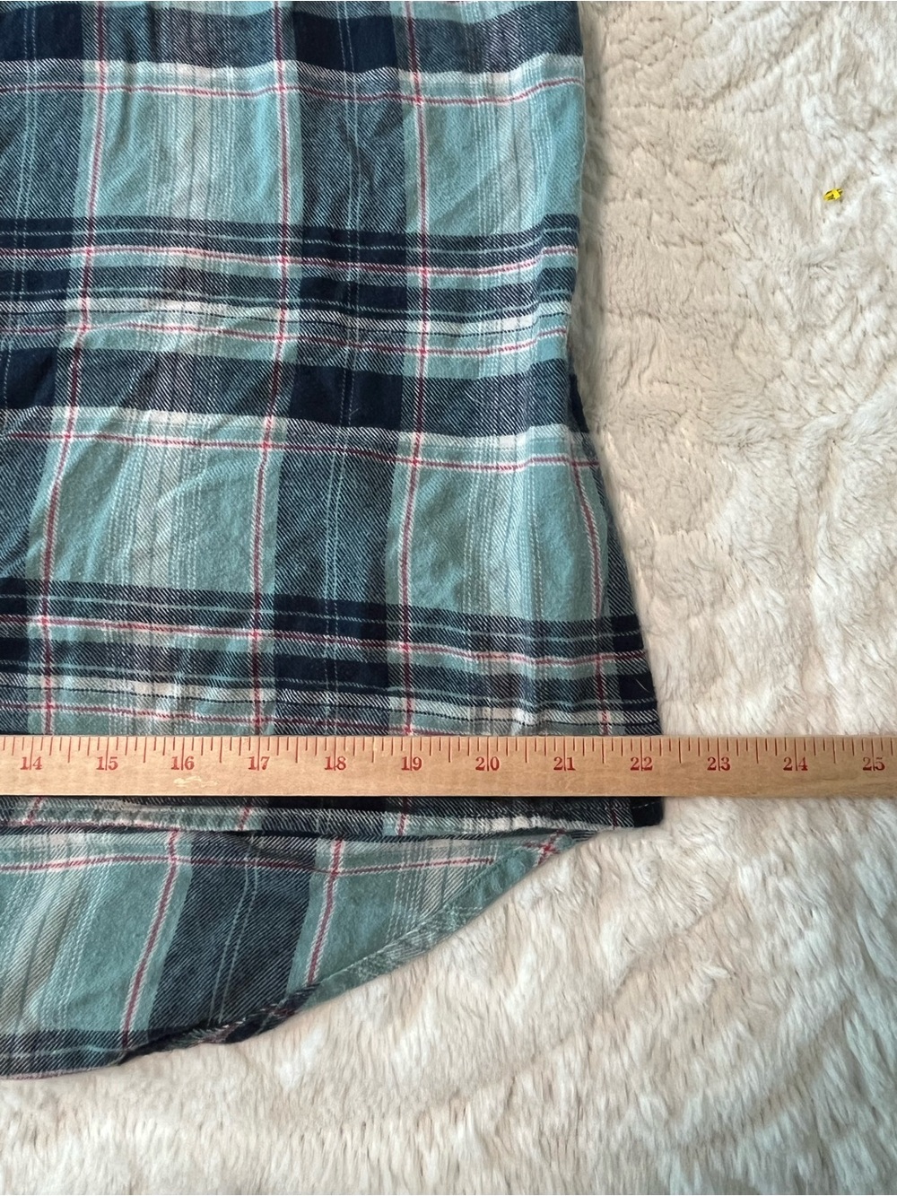 O+O Aqua and Navy Flannel Plaid Button-Down Shirt Size XL - Picture 9 of 9